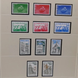 Collection timbres de service de France neufs** 1958-2024 en un album.