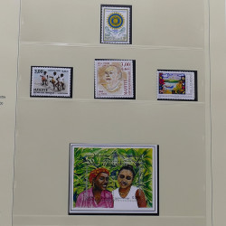 Collection timbres de Mayotte 1997-2011 neufs** complet en album Safe.