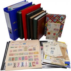 Lot de timbres France et Monde à trier en un carton.