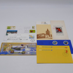 Lot de timbres France et Monde à trier en un carton.
