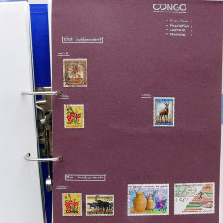 Lot de timbres France et Monde à trier en un carton.