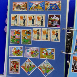 Lot de timbres France et Monde à trier en un carton.