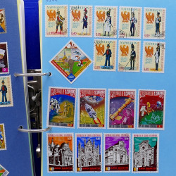 Lot de timbres France et Monde à trier en un carton.