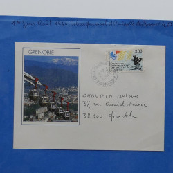Lot massif de timbres France et Monde à trier en un carton.