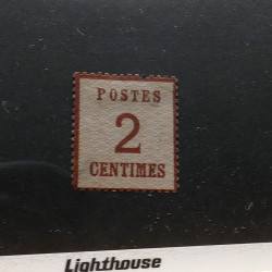 Lot massif de timbres France et Monde à trier en un carton.