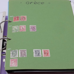 Lot massif de timbres France et Monde à trier en un carton.