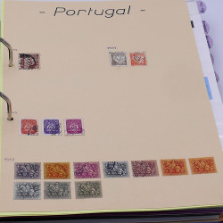 Lot massif de timbres France et Monde à trier en un carton.