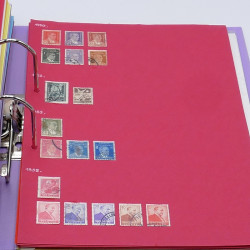 Lot massif de timbres France et Monde à trier en un carton.