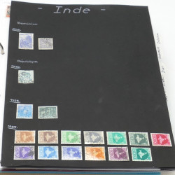 Lot massif de timbres France et Monde à trier en un carton.