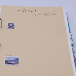 Lot massif de timbres France et Monde à trier en un carton.