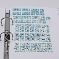 Lot massif de timbres France et Monde à trier en un carton.