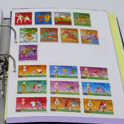 Lot massif de timbres France et Monde à trier en un carton.
