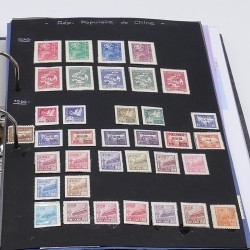 Lot massif de timbres France et Monde à trier en un carton.
