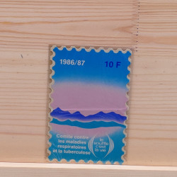 Lot massif de timbres France et Monde à trier en un carton.