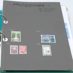 Lot massif de timbres France et Monde à trier en un carton.