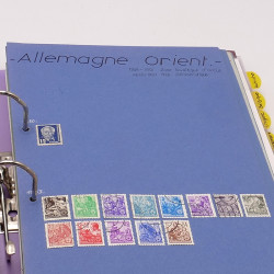 Lot massif de timbres France et Monde à trier en un carton.
