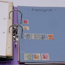 Lot massif de timbres France et Monde à trier en un carton.