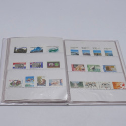 Lot massif de timbres France et Monde à trier en un carton.