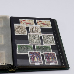 Lot massif de timbres France et Monde à trier en un carton.