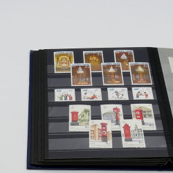Lot massif de timbres France et Monde à trier en un carton.