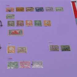 Lot de timbres France et Monde à trier en un carton.