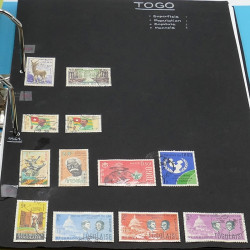 Lot de timbres France et Monde à trier en un carton.