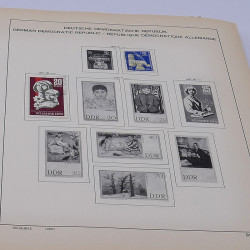 Lot de timbres France et Monde à trier en un carton.