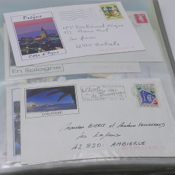 Lot de timbres France et Monde à trier en un carton.