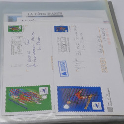 Lot de timbres France et Monde à trier en un carton.
