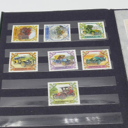 Lot de timbres France et Monde à trier en un carton.