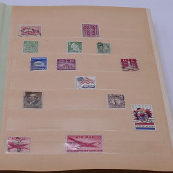 Lot de timbres France et Monde à trier en un carton.