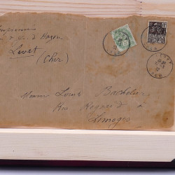 Lot de timbres France et Monde à trier en un carton.