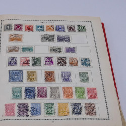 Lot de timbres France et Monde à trier en un carton.