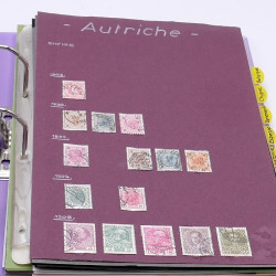 Lot massif de timbres France et Monde à trier en un carton.
