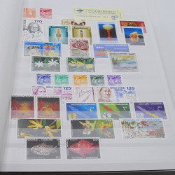 Collection timbres de Nouvelle Calédonie 1989-2020 neufs en un album.