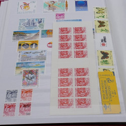Collection timbres de Nouvelle Calédonie 1989-2020 neufs en un album.