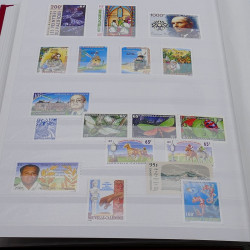 Collection timbres de Nouvelle Calédonie 1989-2020 neufs en un album.