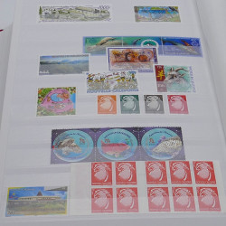 Collection timbres de Nouvelle Calédonie 1989-2020 neufs en un album.