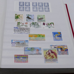 Collection timbres de Nouvelle Calédonie 1989-2020 neufs en un album.