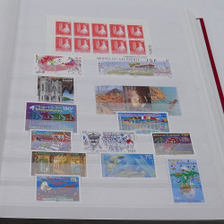 Collection timbres de Nouvelle Calédonie 1989-2020 neufs en un album.