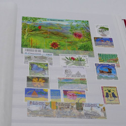 Collection timbres de Nouvelle Calédonie 1989-2020 neufs en un album.