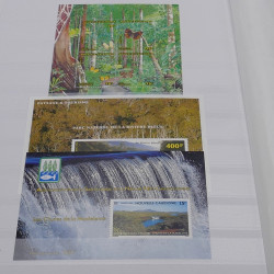 Collection timbres de Nouvelle Calédonie 1989-2020 neufs en un album.