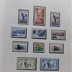 Collection timbres T.A.A.F. 1955-2000 neufs en un album.