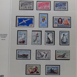 Collection timbres T.A.A.F. 1955-2000 neufs en un album.