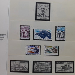 Collection timbres T.A.A.F. 1955-2000 neufs en un album.