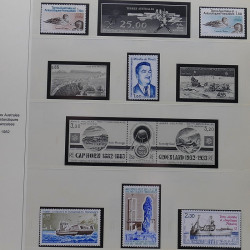 Collection timbres T.A.A.F. 1955-2000 neufs en un album.
