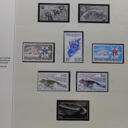 Collection timbres T.A.A.F. 1955-2000 neufs en un album.