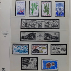 Collection timbres T.A.A.F. 1955-2000 neufs en un album.
