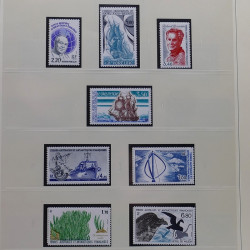 Collection timbres T.A.A.F. 1955-2000 neufs en un album.