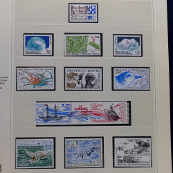 Collection timbres T.A.A.F. 1955-2000 neufs en un album.